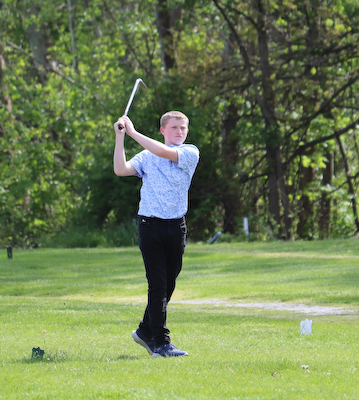 Mouties Edge Stars in JH Golf 198-202 cover photo