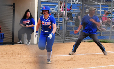 Softball Weekend Roundup - Stars stay alive in Conference Race cover photo