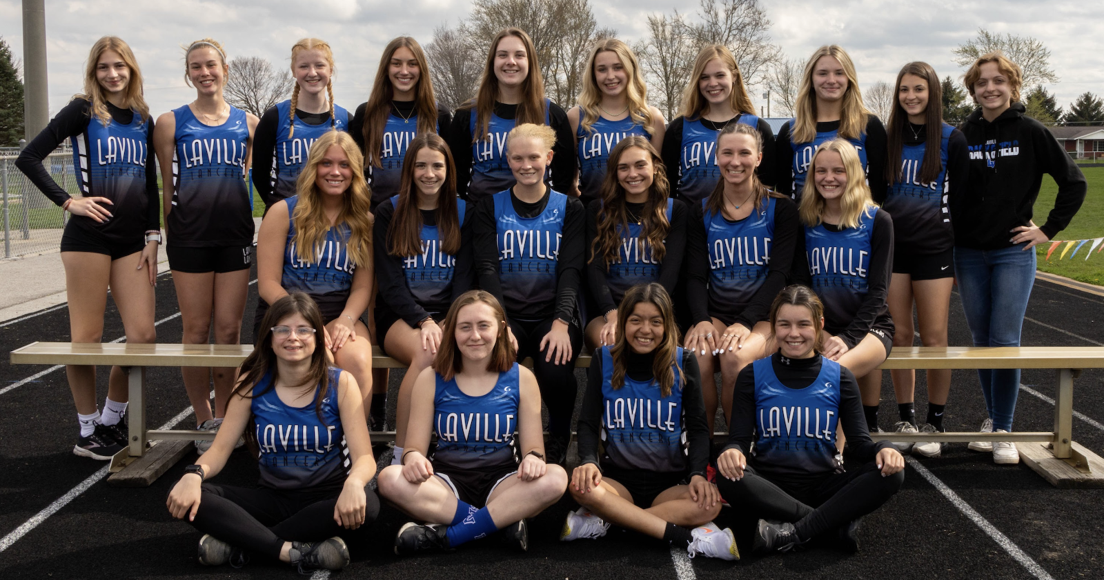 GTrk - 2022 Girls Track Team Picture.png